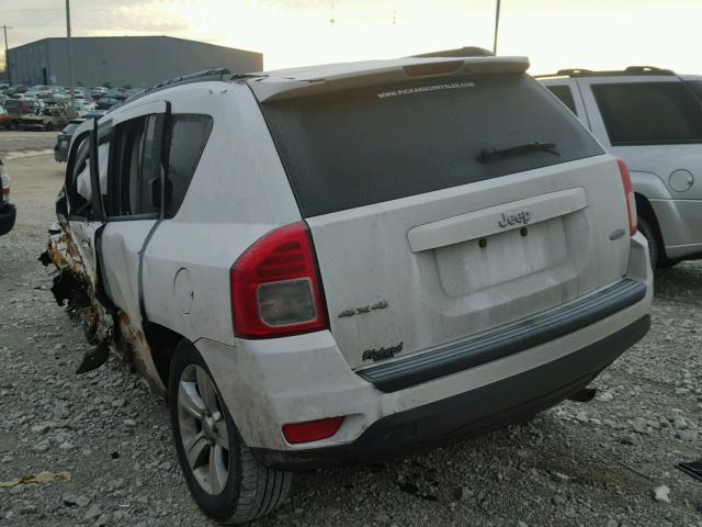 1J4NF1FB5BD240458 - 2011 JEEP COMPASS SP WHITE photo 3