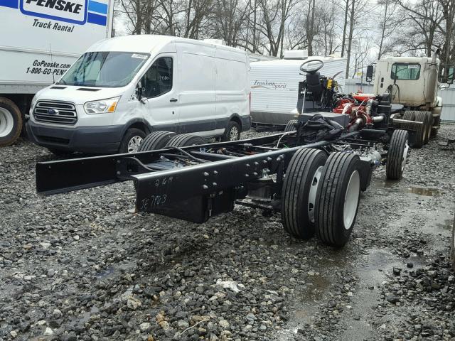 4UZAASDTXHCJE7963 - 2017 FREIGHTLINER CHASSIS M BLACK photo 4