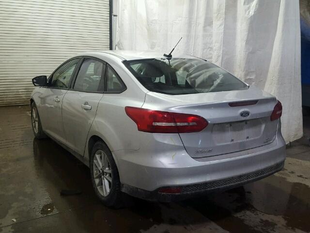 1FADP3F22FL325916 - 2015 FORD FOCUS SE SILVER photo 3