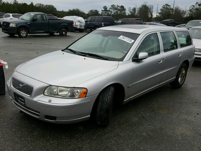 YV1SW612552494050 - 2005 VOLVO V70 SILVER photo 2