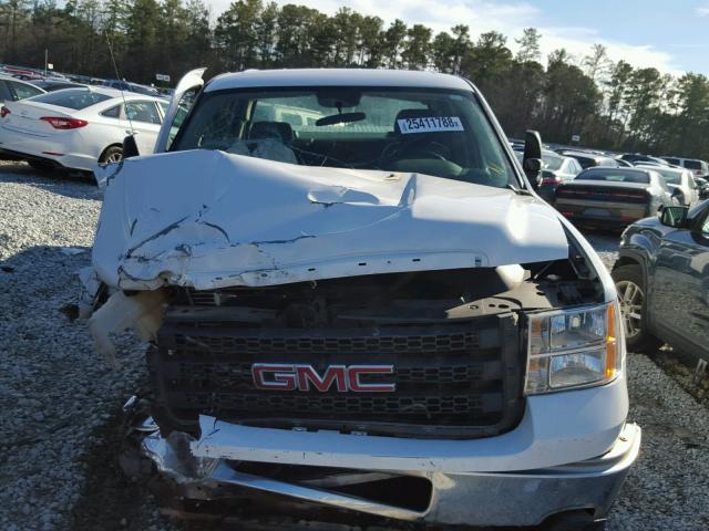 1GT12ZC82EF173639 - 2014 GMC SIERRA K25 WHITE photo 10