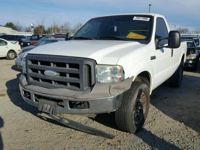 1FTNF205X5EC29310 - 2005 FORD F250 SUPER WHITE photo 2