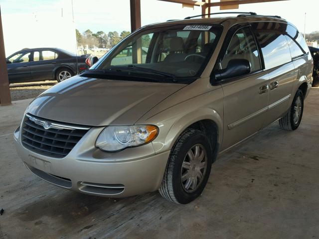 2A4GP54L06R921493 - 2006 CHRYSLER TOWN & COU GOLD photo 2