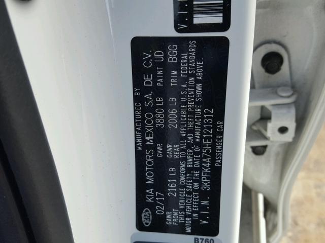 3KPFK4A75HE121312 - 2017 KIA FORTE LX WHITE photo 10