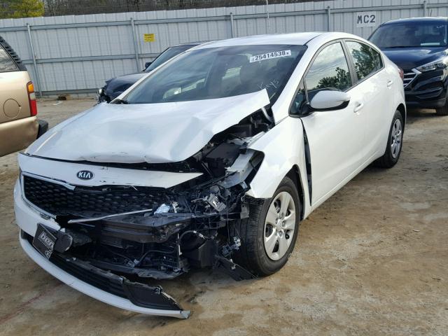 3KPFK4A75HE121312 - 2017 KIA FORTE LX WHITE photo 2