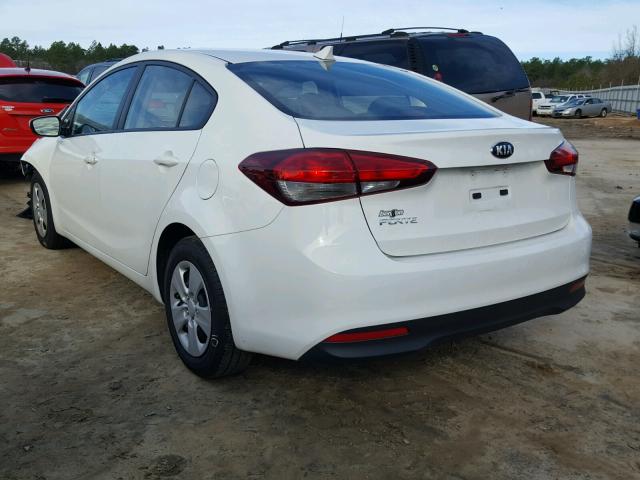 3KPFK4A75HE121312 - 2017 KIA FORTE LX WHITE photo 3