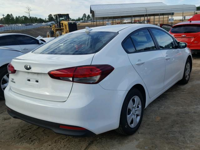 3KPFK4A75HE121312 - 2017 KIA FORTE LX WHITE photo 4