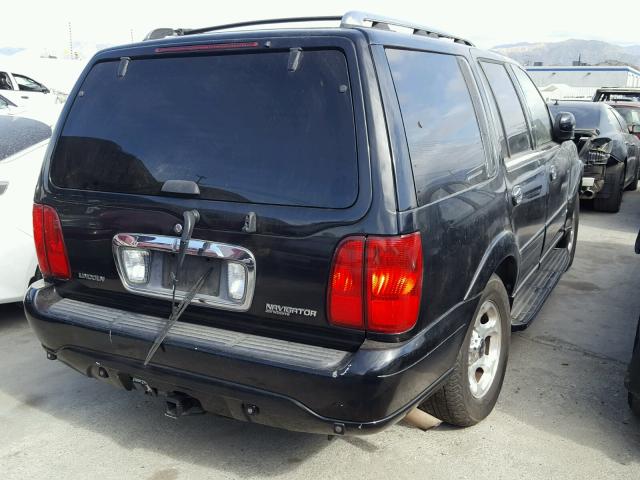 5LMEU27RX2LJ02782 - 2002 LINCOLN NAVIGATOR WHITE photo 4