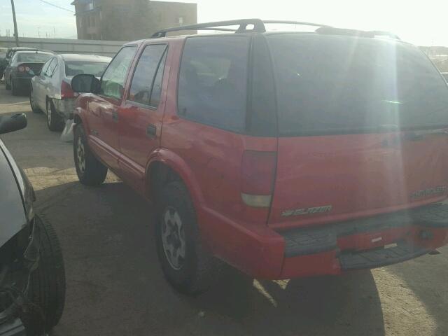 1GNDT13W32K173993 - 2002 CHEVROLET BLAZER RED photo 3