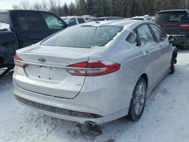 3FA6P0H76HR364917 - 2017 FORD FUSION SE SILVER photo 4