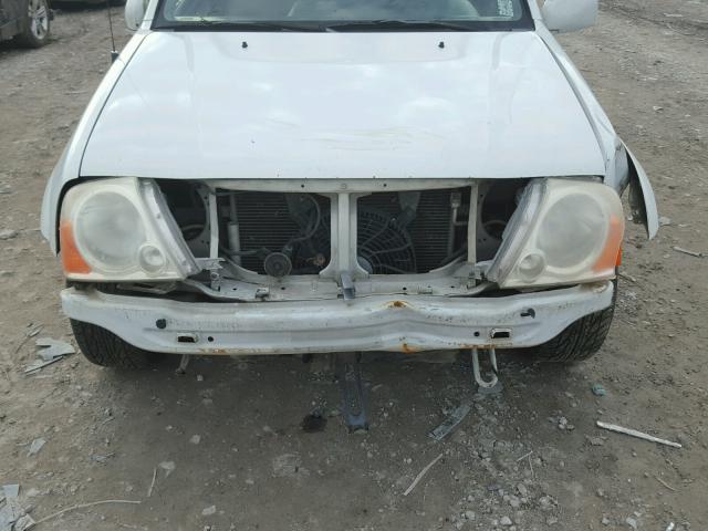 JS3TX92V354102576 - 2005 SUZUKI XL7 EX WHITE photo 9