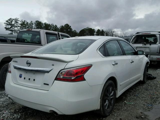 1N4AL3AP0FN915263 - 2015 NISSAN ALTIMA 2.5 WHITE photo 4