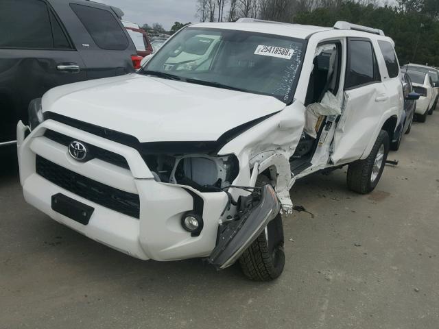 JTEBU5JR3H5414973 - 2017 TOYOTA 4RUNNER SR WHITE photo 2