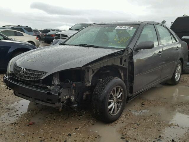 4T1BE32K12U538742 - 2002 TOYOTA CAMRY LE GRAY photo 2