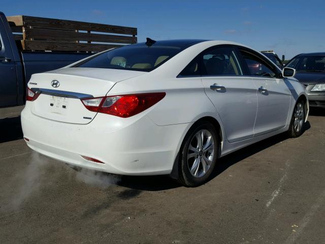 5NPEC4AC5CH400527 - 2012 HYUNDAI SONATA SE WHITE photo 4