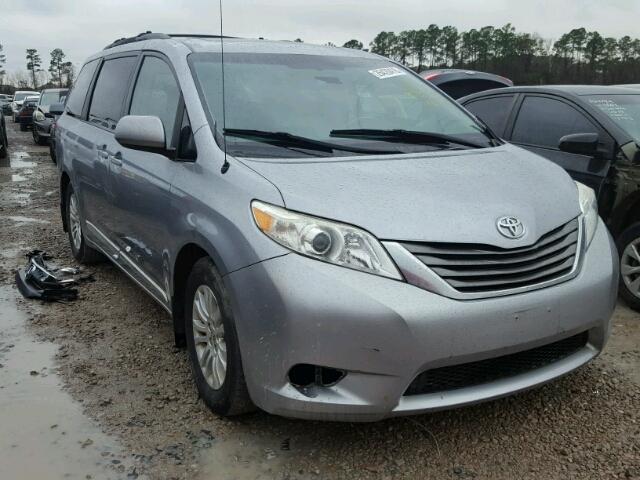 5TDYK3DC8DS374765 - 2013 TOYOTA SIENNA XLE SILVER photo 1