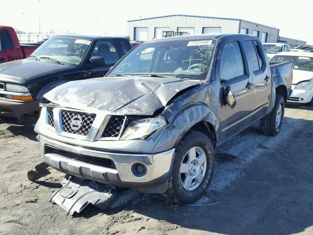 1N6AD07U58C444239 - 2008 NISSAN FRONTIER C GRAY photo 2