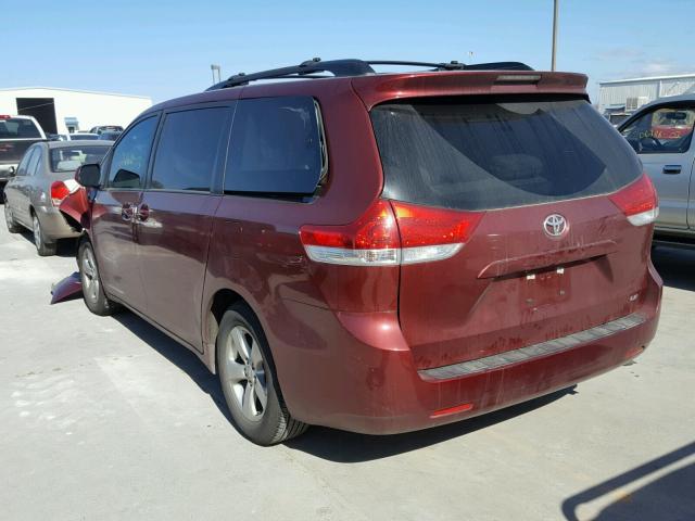 5TDKK3DC4DS366006 - 2013 TOYOTA SIENNA LE RED photo 3