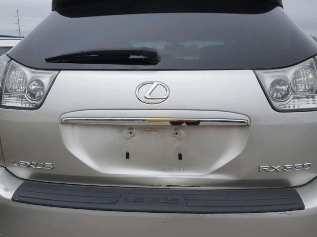 JTJGA31U560063695 - 2006 LEXUS RX 330 SILVER photo 9