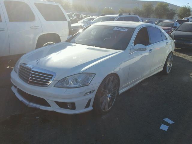 WDDNG71X57A077883 - 2007 MERCEDES-BENZ S 550 WHITE photo 2