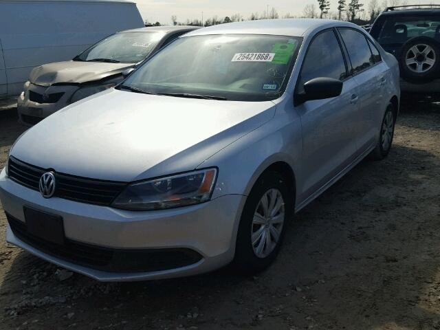 3VW2K7AJ5DM372517 - 2013 VOLKSWAGEN JETTA BASE 银色 照片 2