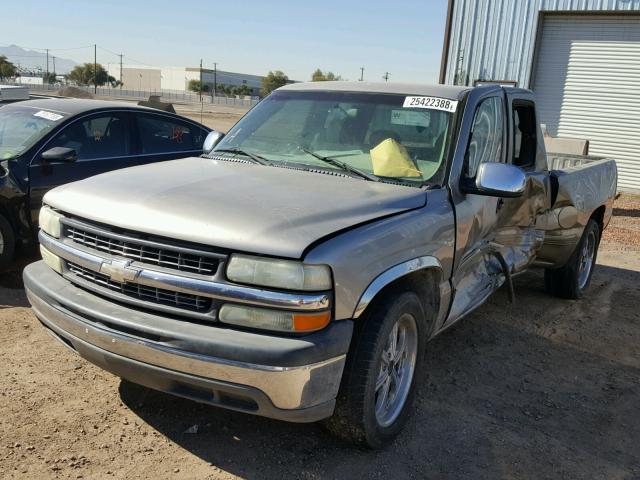 2GCEC19V611367234 - 2001 CHEVROLET SILVERADO GOLD photo 2