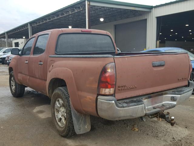 3TMLU42N57M011441 - 2007 TOYOTA TACOMA DOU BROWN photo 3