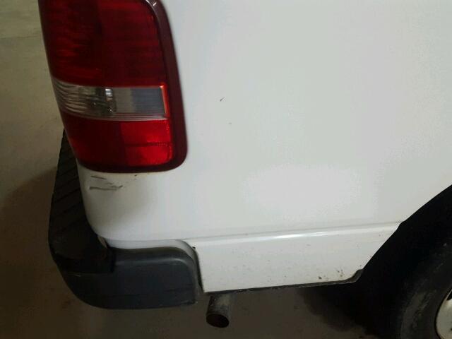 1FTRF12W05NB20226 - 2005 FORD F150 Beyaz fotoğraf 9