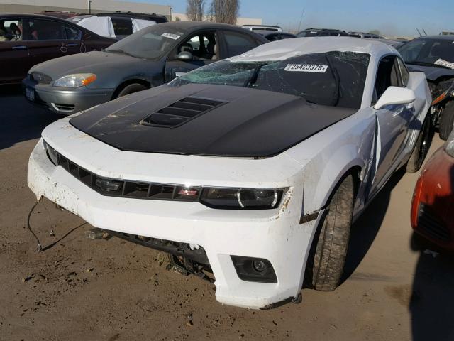 2G1FJ1EW2F9303833 - 2015 CHEVROLET CAMARO 2SS WHITE photo 2