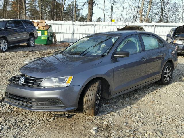 3VWD67AJ1GM318407 - 2016 VOLKSWAGEN JETTA SE GRAY photo 2