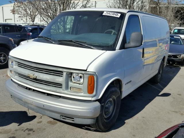 1GCHG35R2X1055089 - 1999 CHEVROLET EXPRESS G3 WHITE photo 2