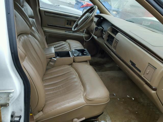 1G4BR82P3RR429015 - 1994 BUICK ROADMASTER WHITE photo 5