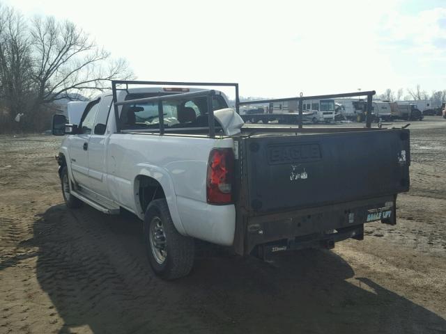 1GCHC29UX3E172328 - 2003 CHEVROLET SILVERADO WHITE photo 3