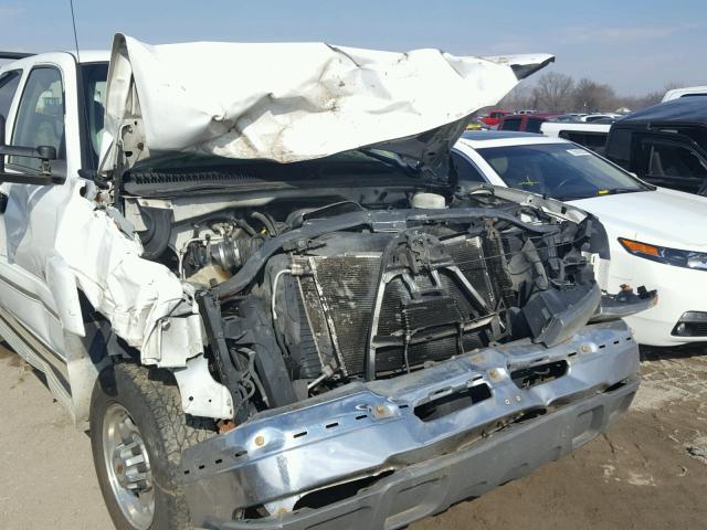 1GCHC29UX3E172328 - 2003 CHEVROLET SILVERADO WHITE photo 9