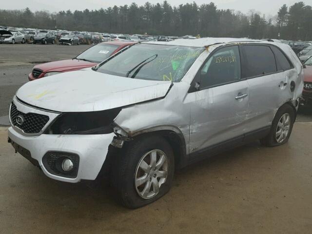 5XYKTDA62CG216652 - 2012 KIA SORENTO BA SILVER photo 2