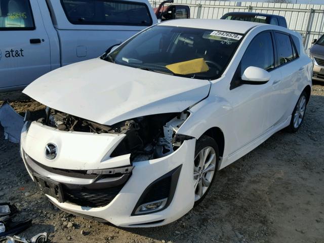 JM1BL1K66B1444181 - 2011 MAZDA 3 S WHITE photo 2