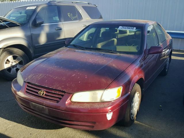 JT2BG22K2W0225889 - 1998 TOYOTA CAMRY CE RED photo 2