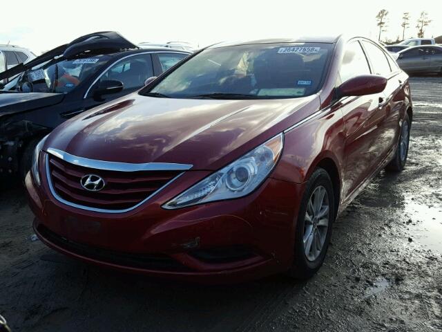 5NPEB4AC3DH755846 - 2013 HYUNDAI SONATA GLS RED photo 2