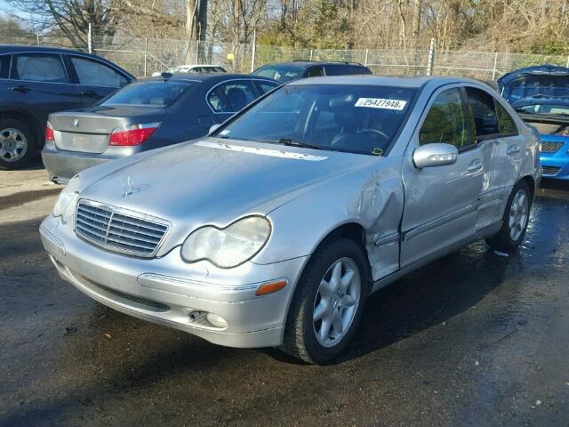 WDBRF61J33E011189 - 2003 MERCEDES-BENZ C 240 SILVER photo 2