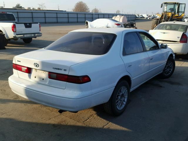 4T1BG22K8XU900724 - 1999 TOYOTA CAMRY CE WHITE photo 4