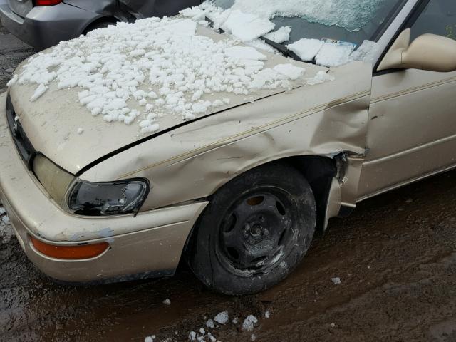 1NXBB02E5VZ595791 - 1997 TOYOTA COROLLA DX BEIGE photo 9