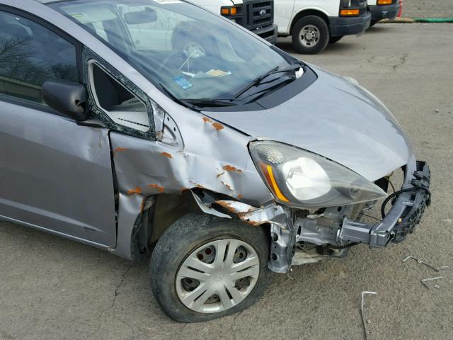 JHMGE8H22AS020727 - 2010 HONDA FIT SILVER photo 9