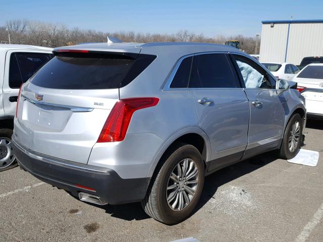 1GYKNBRS7HZ125914 - 2017 CADILLAC XT5 LUXURY SILVER photo 4