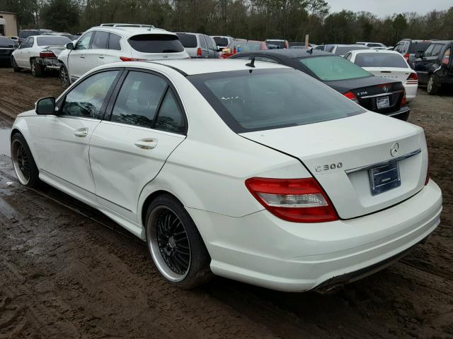 WDDGF54XX9F202510 - 2009 MERCEDES-BENZ C 300 WHITE photo 3