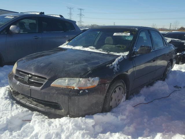 1HGCG5647XA091130 - 1999 HONDA ACCORD LX GRAY photo 2