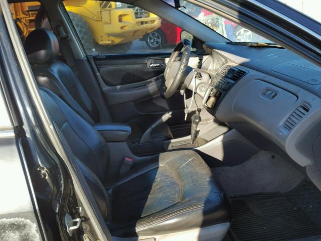 1HGCG5645WA054088 - 1998 HONDA ACCORD LX BLACK photo 5