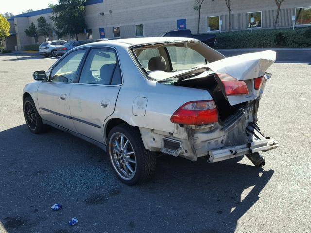 1HGCG6657XA007354 - 1999 HONDA ACCORD LX GOLD photo 3