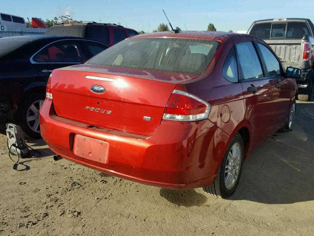 1FAHP35N39W180319 - 2009 FORD FOCUS SE RED photo 4