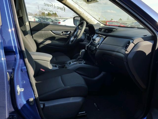 KNMAT2MV9HP568652 - 2017 NISSAN ROGUE S BLUE photo 5