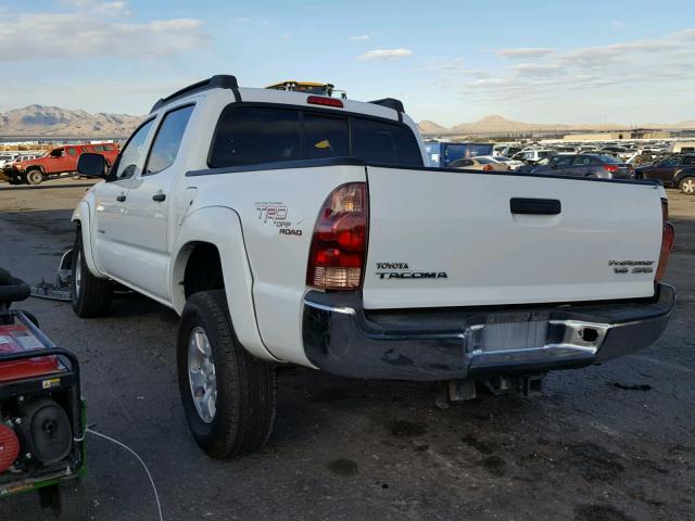 5TEJU62N26Z167750 - 2006 TOYOTA TACOMA DOU WHITE photo 3